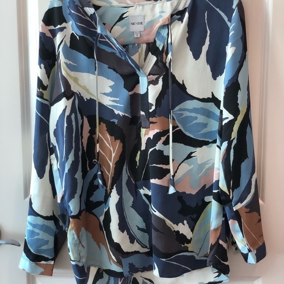 NIC AND ZOE Mixed Ivy Printed Blouse - Picture 5 of 13